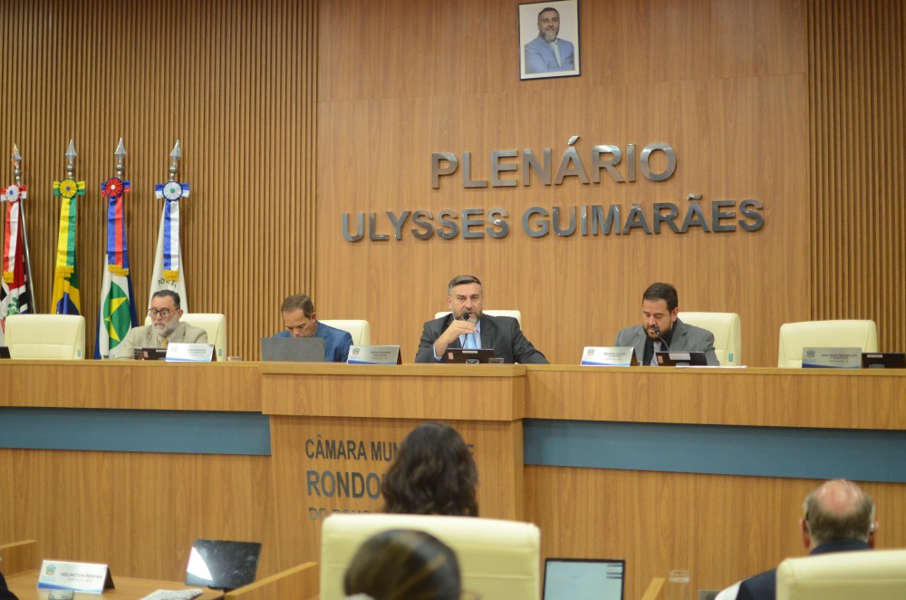 Câmara aprova projetos de reestruturação e de parceria com UFR
